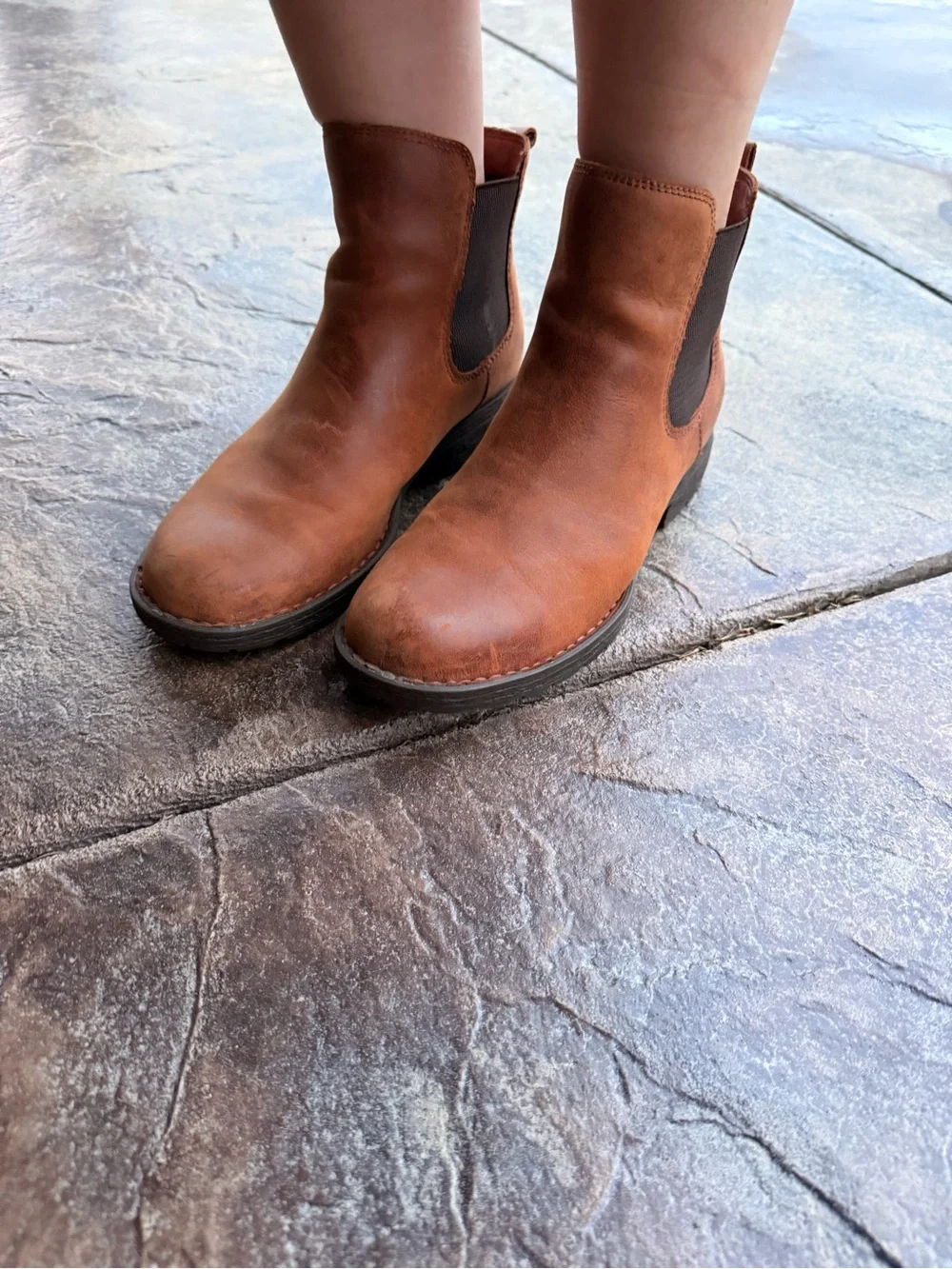Born Chestnut Brown Leather Chukka Boots